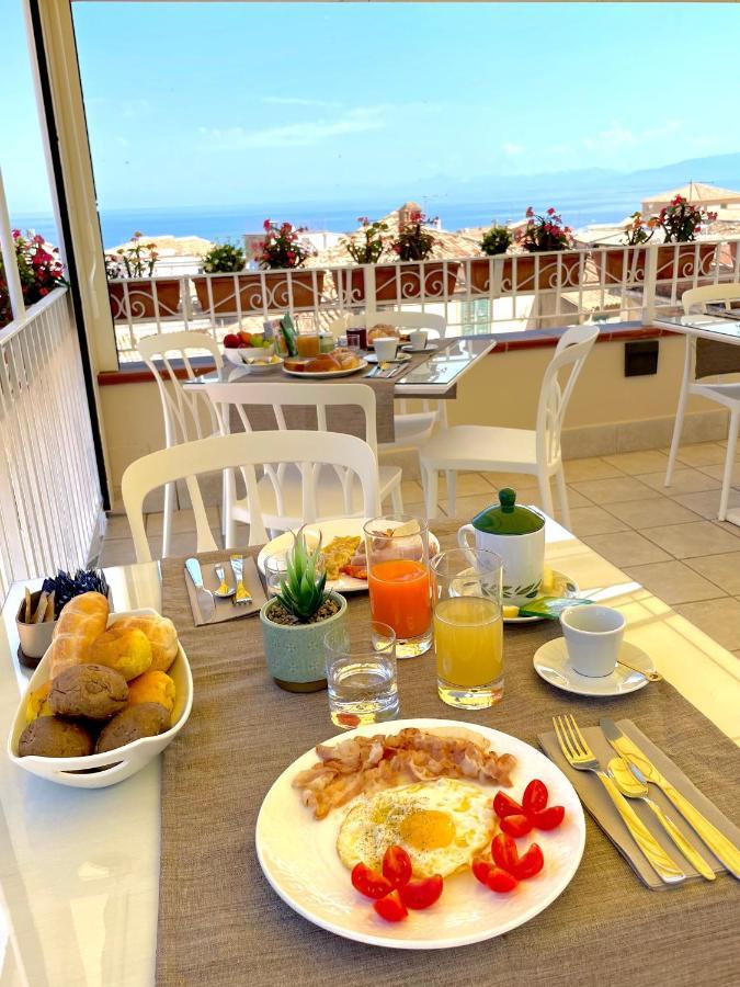 Bed and Breakfast Residenza Il Barone Tropea Exterior foto